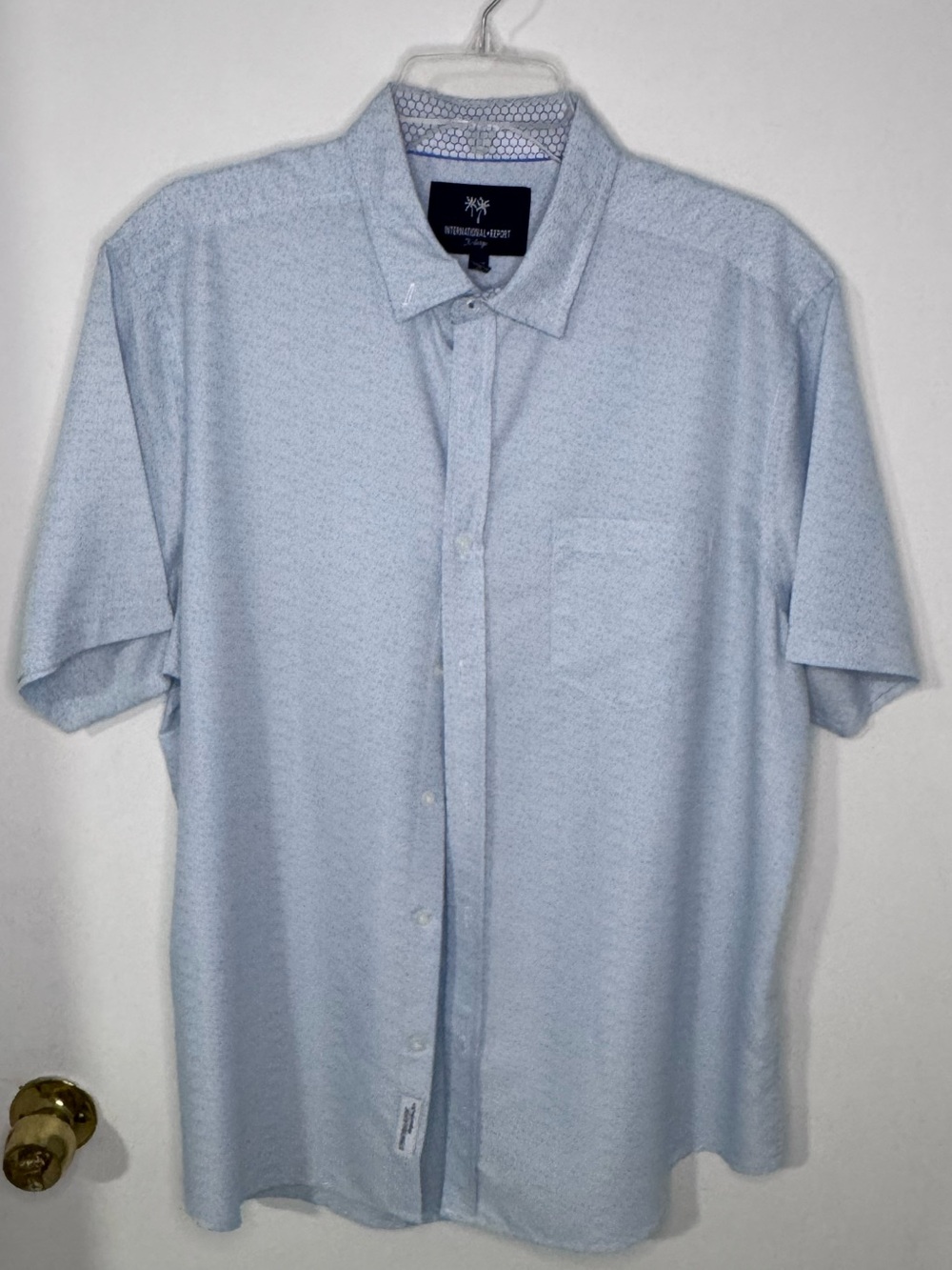 Casual Short-Sleeve Light Blue Button-Up Shirt